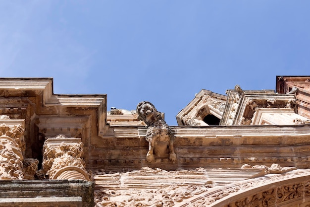 Gargouilles sur la façade de la cathédrale d'Astorga