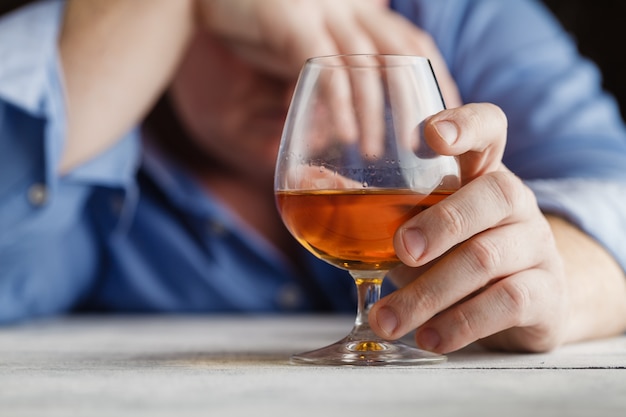 Gaspillé au bar après une nuit de boisson