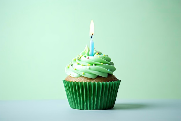 Photo un gâteau d'anniversaire avec des bougies