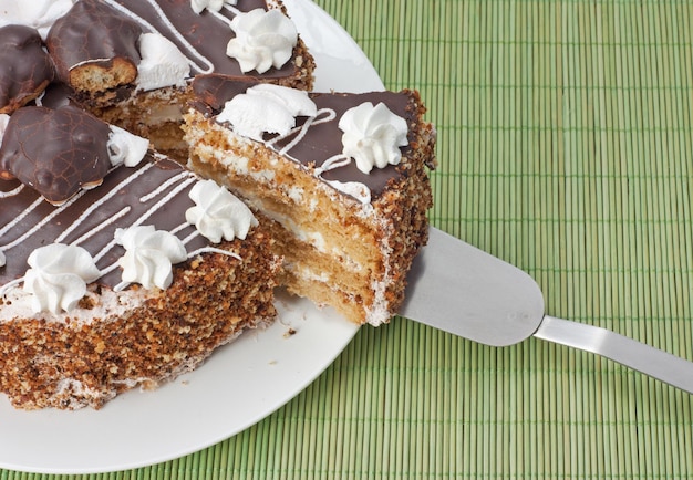 gâteau sur une assiette