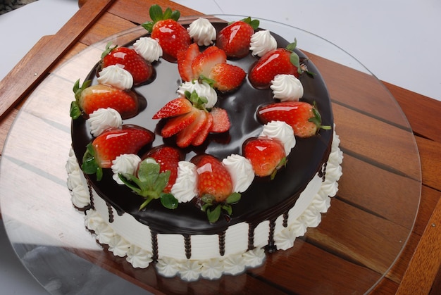 gâteau au chocolat et aux fraises