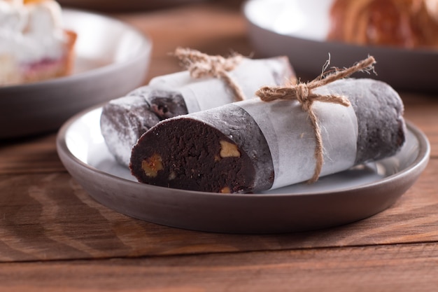 Photo gâteau au chocolat et aux truffes russes