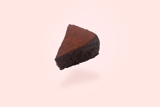 Gâteau au chocolat en lévitation