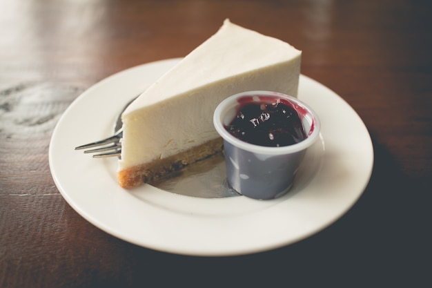 Gâteau au fromage à la crème et aux myrtilles