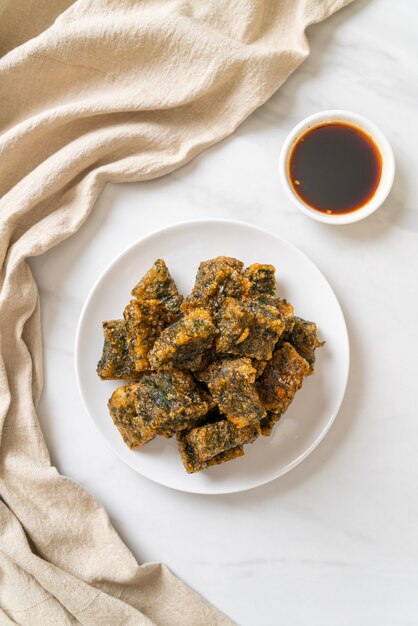 Gâteau aux boulettes de ciboulette chinoise frite