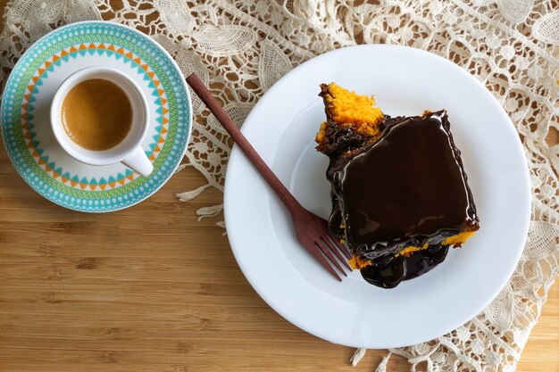 Gâteau aux carottes au chocolat et au café Gâteau traditionnel brésilien