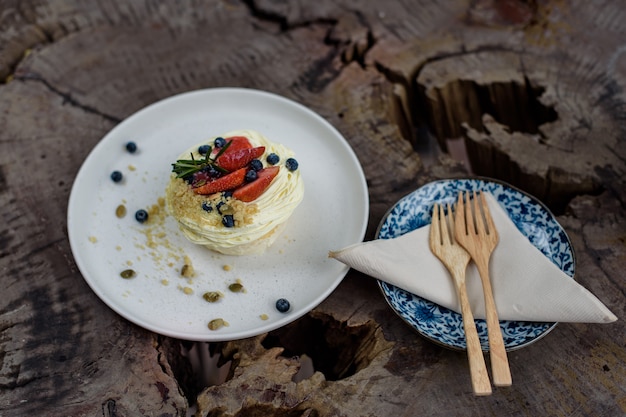 Gâteau Aux Fraises Et Aux Myrtilles Avec Graines De Citrouille