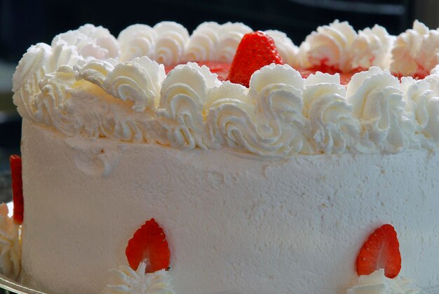 Gâteau aux fraises avec crème fouettée