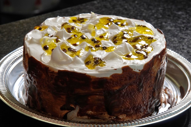 Gâteau aux fruits de la passion et chantilly