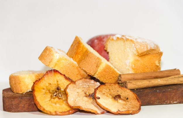 gâteau aux pommes et à la cannelle