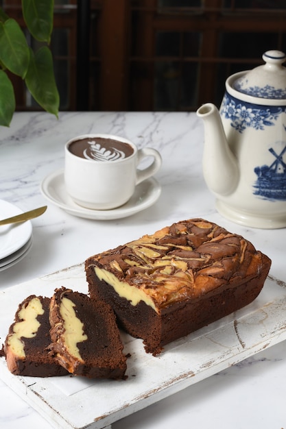 Gâteau brownie au fromage marbré au chocolat