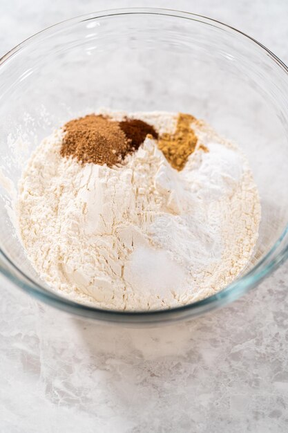 Gâteau bundt aux carottes avec glaçage au fromage à la crème