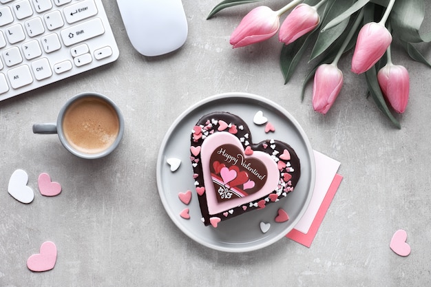 Gâteau coeur Saint Valentin avec texte