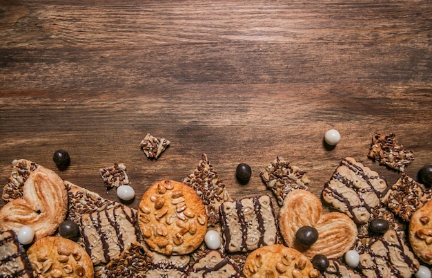 Gâteau confiserie glaçage patisserie douce table en bois