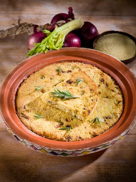 Gâteau de couscous aux oignons