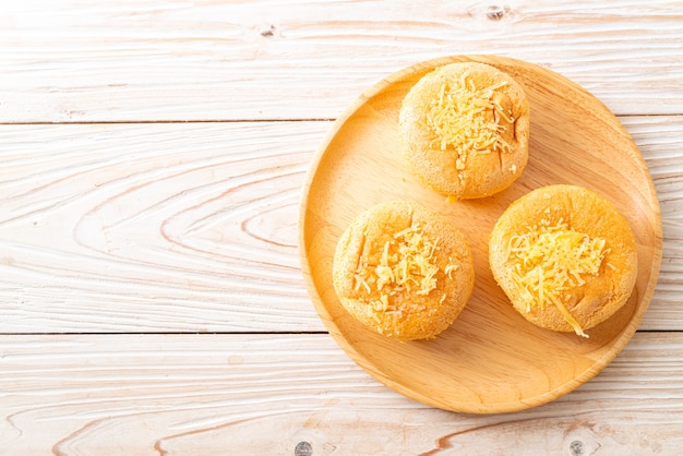 gâteau éponge avec du fromage