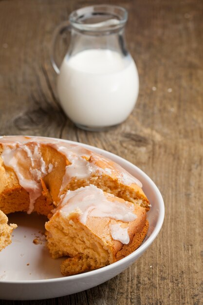 Gâteau fait maison avec du lait