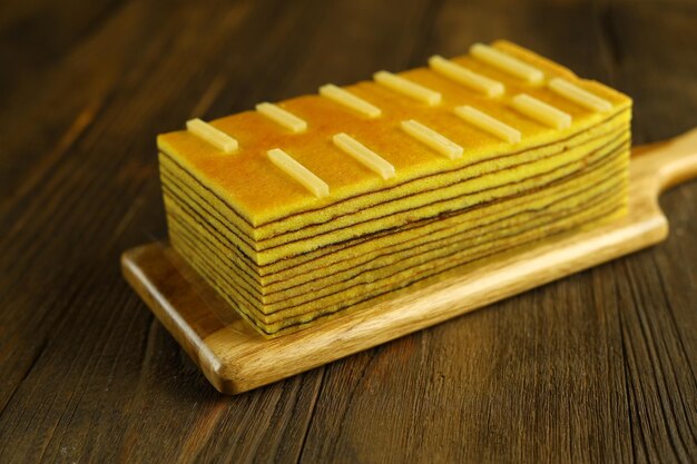 Gâteau indonésien aux mille couches ou lapis légitime Ce gâteau servi le jour du nouvel an chinois Imlek