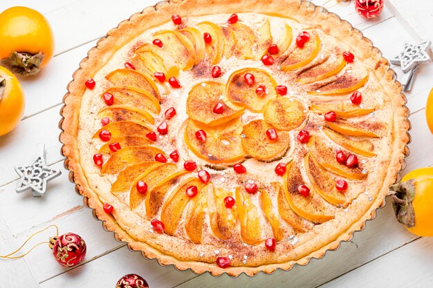 Gâteau italien ou tarte au kaki.Délicieux dessert de Noël.