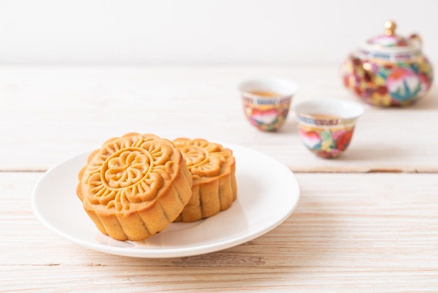 Gâteau de lune chinois sur assiette