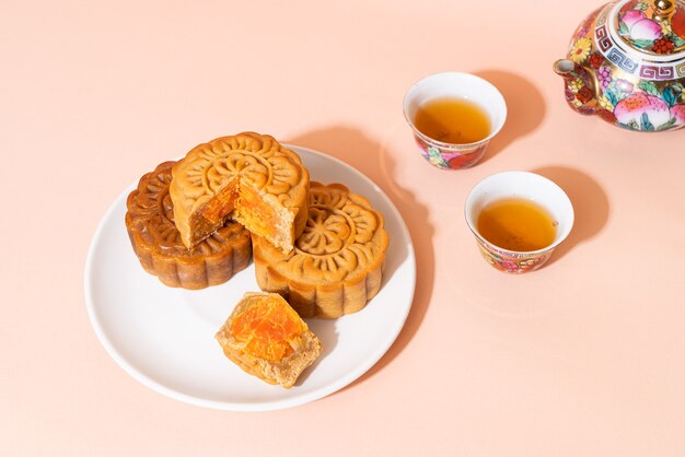 Gâteau de lune chinois au durian et au jaune d'oeuf pour la fête de la mi-automne