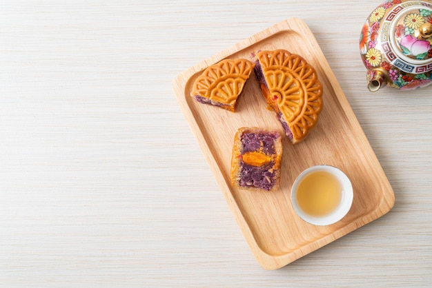 Gâteau de lune chinois saveur patate douce violette