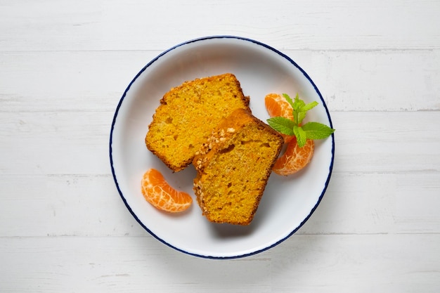 Gâteau mandarine aux fruits frais.