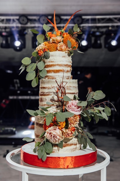 Gâteau de mariage et buffet