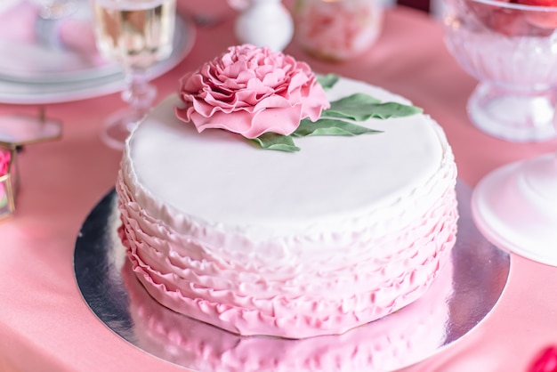 Gâteau de mariage rose