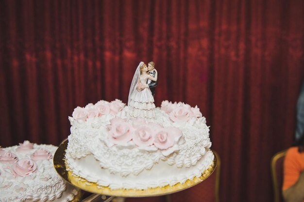 Le gâteau de mariage en trois parties 3536