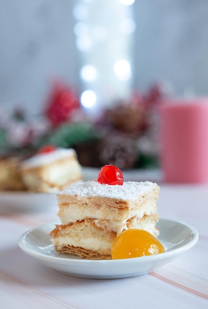 Gâteau millefeuille aux cerises confites