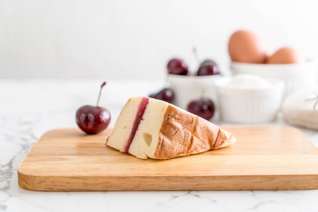 gâteau en mousseline de cerise