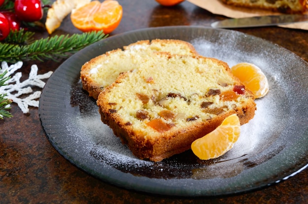 Gâteau de Noël avec vue de dessus de mandarines