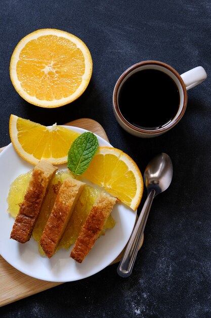 Gâteau à L'orange Avec Café Noir