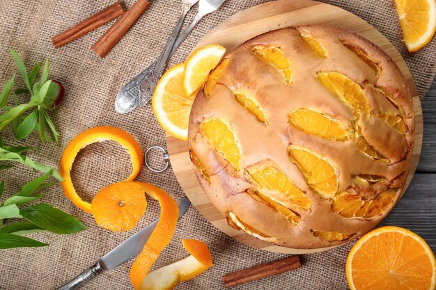 Photo le gâteau orange fait maison vu de haut