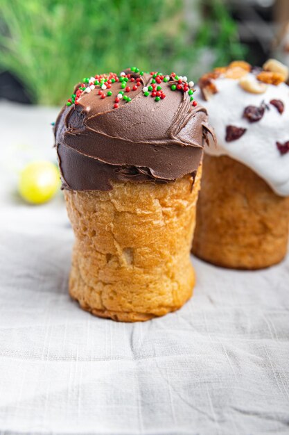 Gâteau de pâques glaçage au chocolat vacances de pâques pâtisserie kulich dessert maison célébration