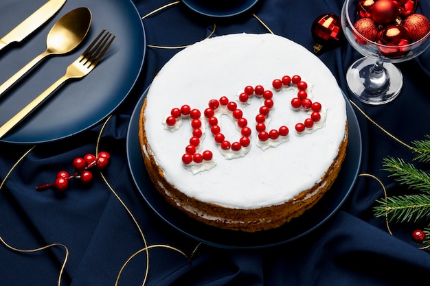 Photo gâteau pour la célébration du nouvel an à angle élevé