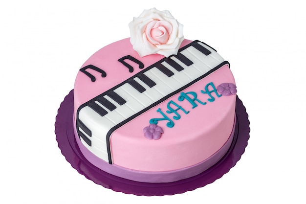 Gâteau pour le musicien le jour de la naissance.