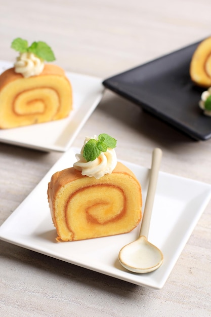 Gâteau roulé suisse à l'ananas