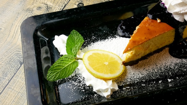 Gâteau sur une table de restaurant