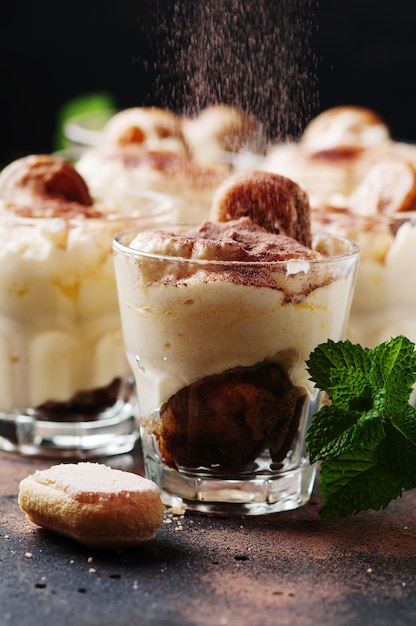 Gâteau tiramisu italien traditionnel