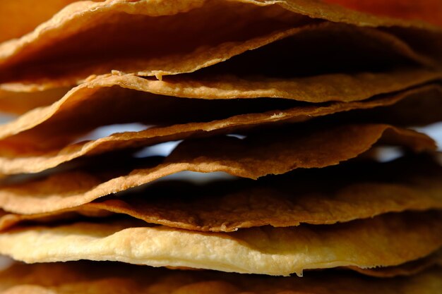 Gâteaux feuilletés frais pour le gâteau Napoléon Pâte feuilletée pour le dessert Pâtisseries françaises Milfey Couches de gâteau Napoléon