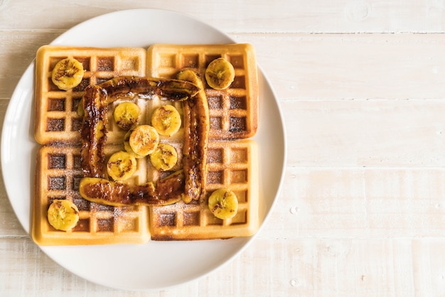 Photo gaufre à la banane douce rustique