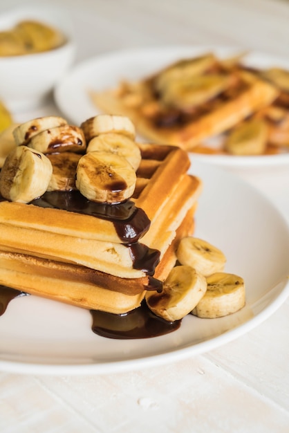 gaufre à la banane avec du chocolat