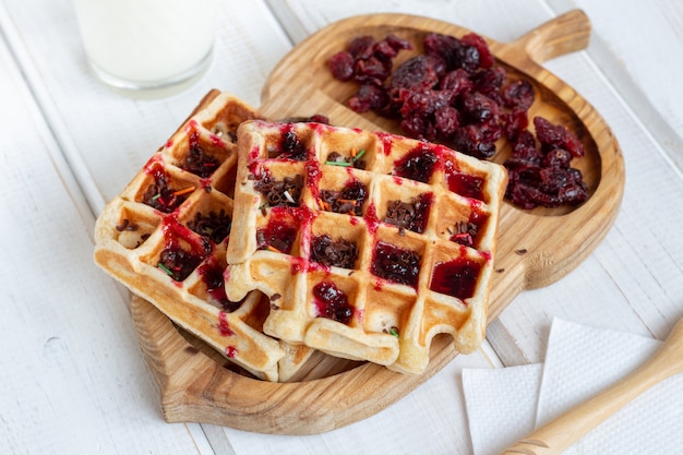 Photo gaufres belges à la confiture sucrée