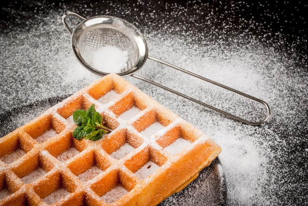 Gaufres belges, saupoudrées de sucre en poudre