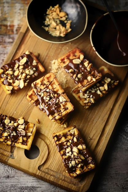 Photo gaufres françaises au chocolat et aux noix.