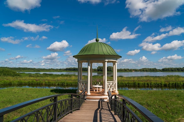 Le gazebo Volkhov River Museum of Folk Architecture en bois Vitoslavlitsa Veliky Novgorod Russie