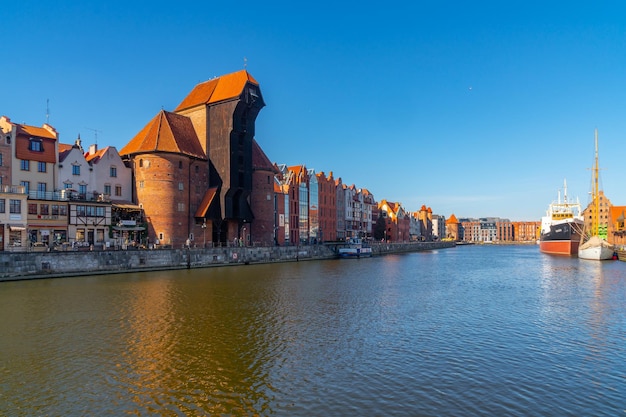 Gdansk Pologne 11 mars 2022 Belle vieille ville de Gdansk à la rivière Motlawa