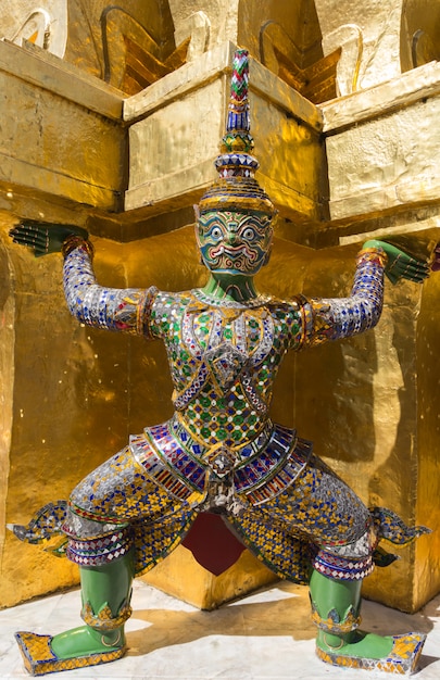 Géant au temple du Bouddha d&#39;Émeraude, Bangkok, Thaïlande